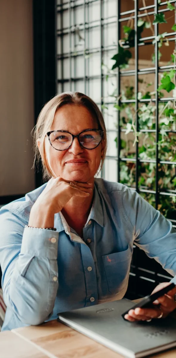 usmiechnieta kobieta